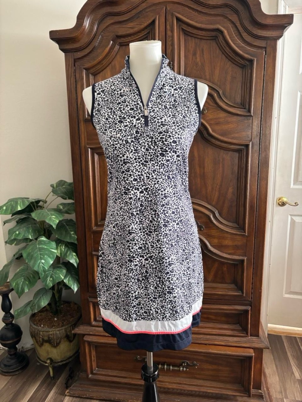 Tail white label activewear dress.
Athletic, golf dress